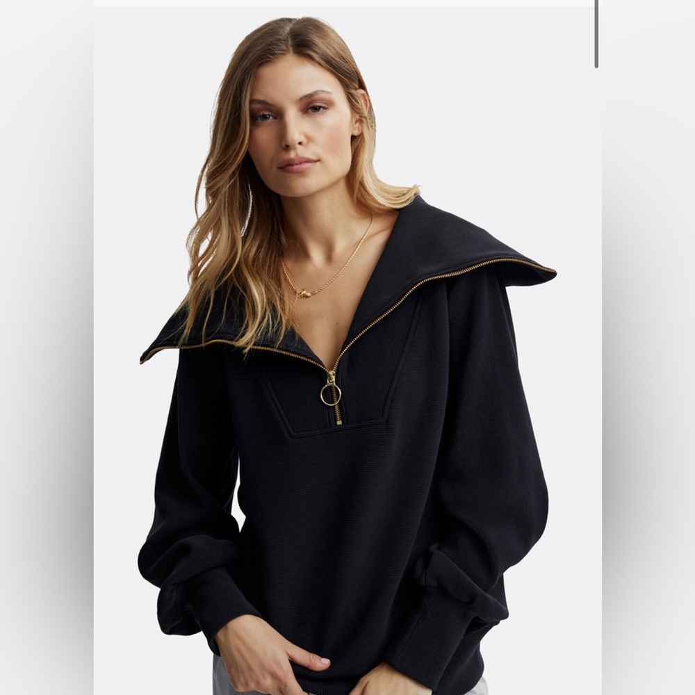 Brand New with Tags** Varley Mentone Top, Black, Large